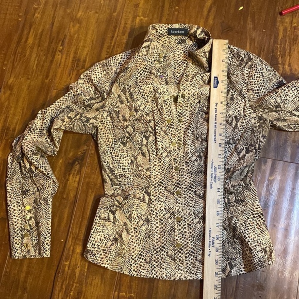 Bebe Y2K Snake Print Stretch Snap Front Top Animal Print - Picture 11 of 11
